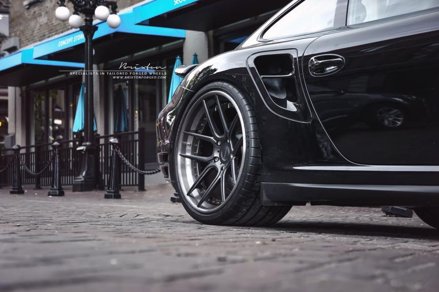 Детали экстерьера Porsche 911 Turbo by ReinART Design 2015 года  (фото 17 из 17)